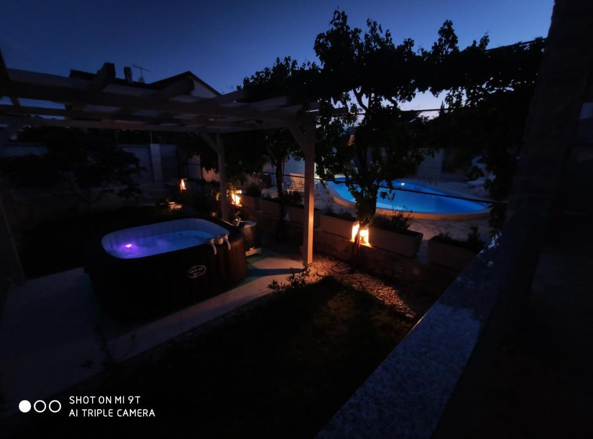 Vila Sentio Mare-Apartments Livaic Zeljko Pirovac Exterior photo