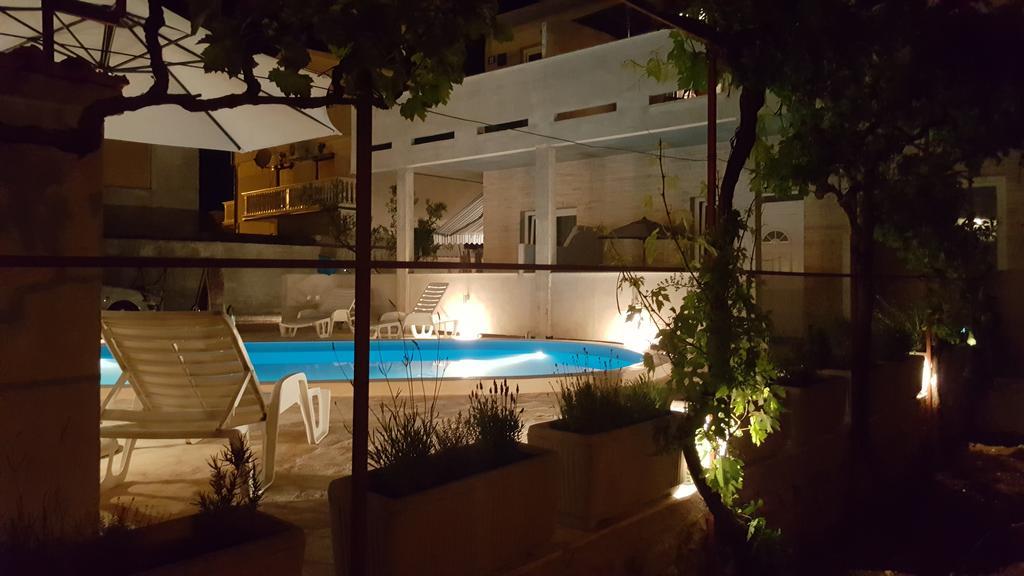 Vila Sentio Mare-Apartments Livaic Zeljko Pirovac Exterior photo